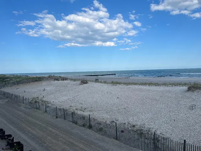 a view of building with an outdoor space