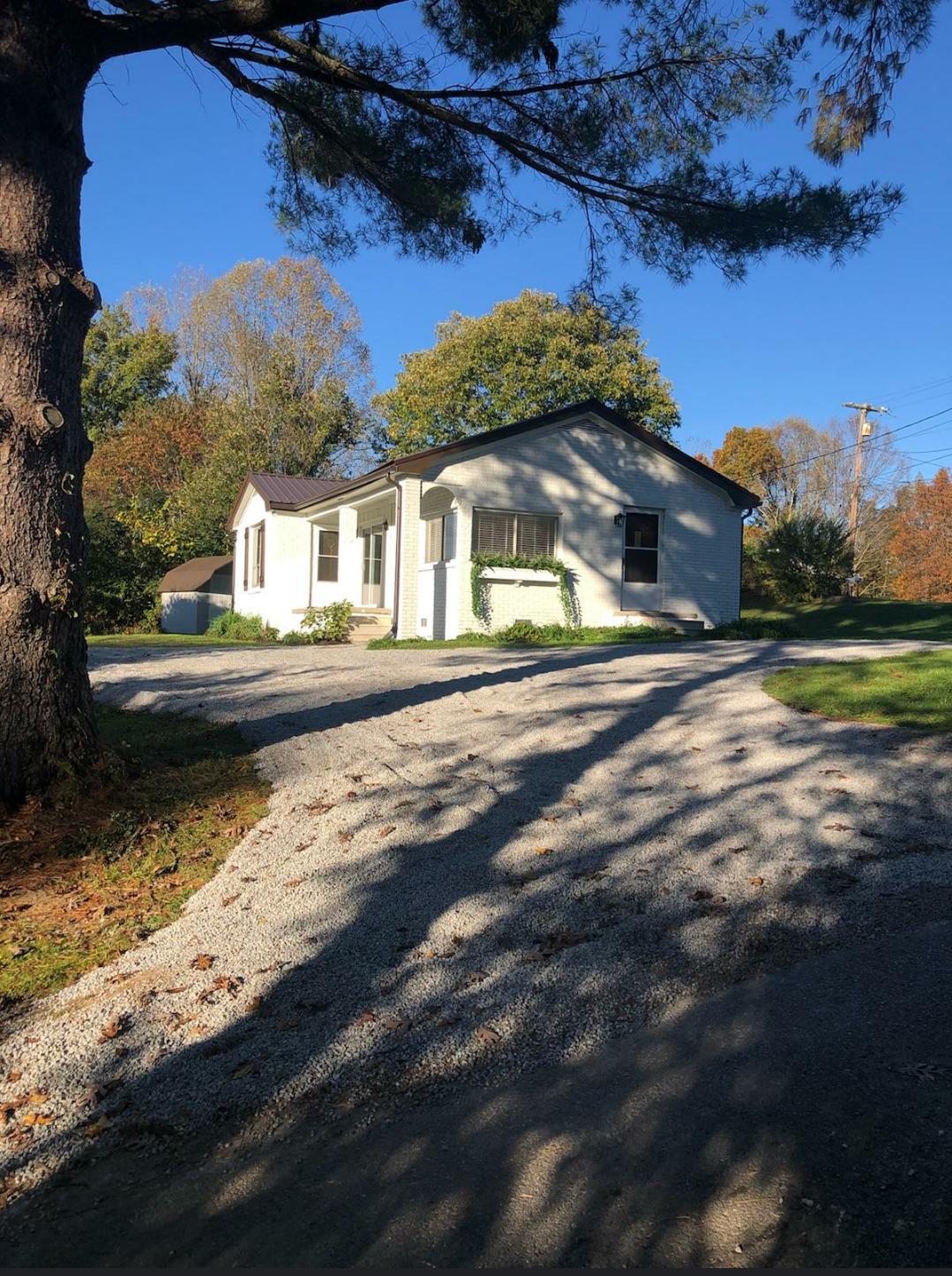 103 Highland Road Middlesboro, KY 40965 - Photo 3 of 16 Outside
