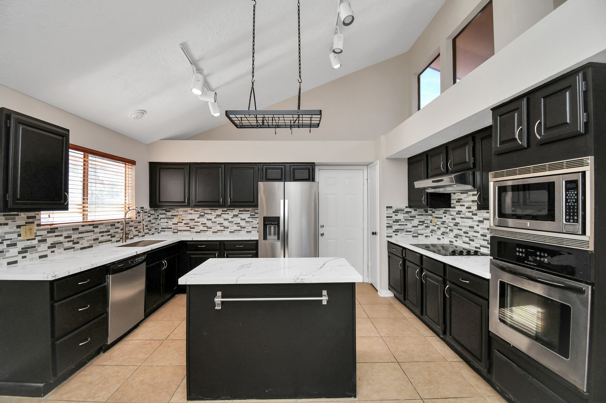 2119 Echo Ridge Sugar Land, TX 77478 - Photo 26 of 33