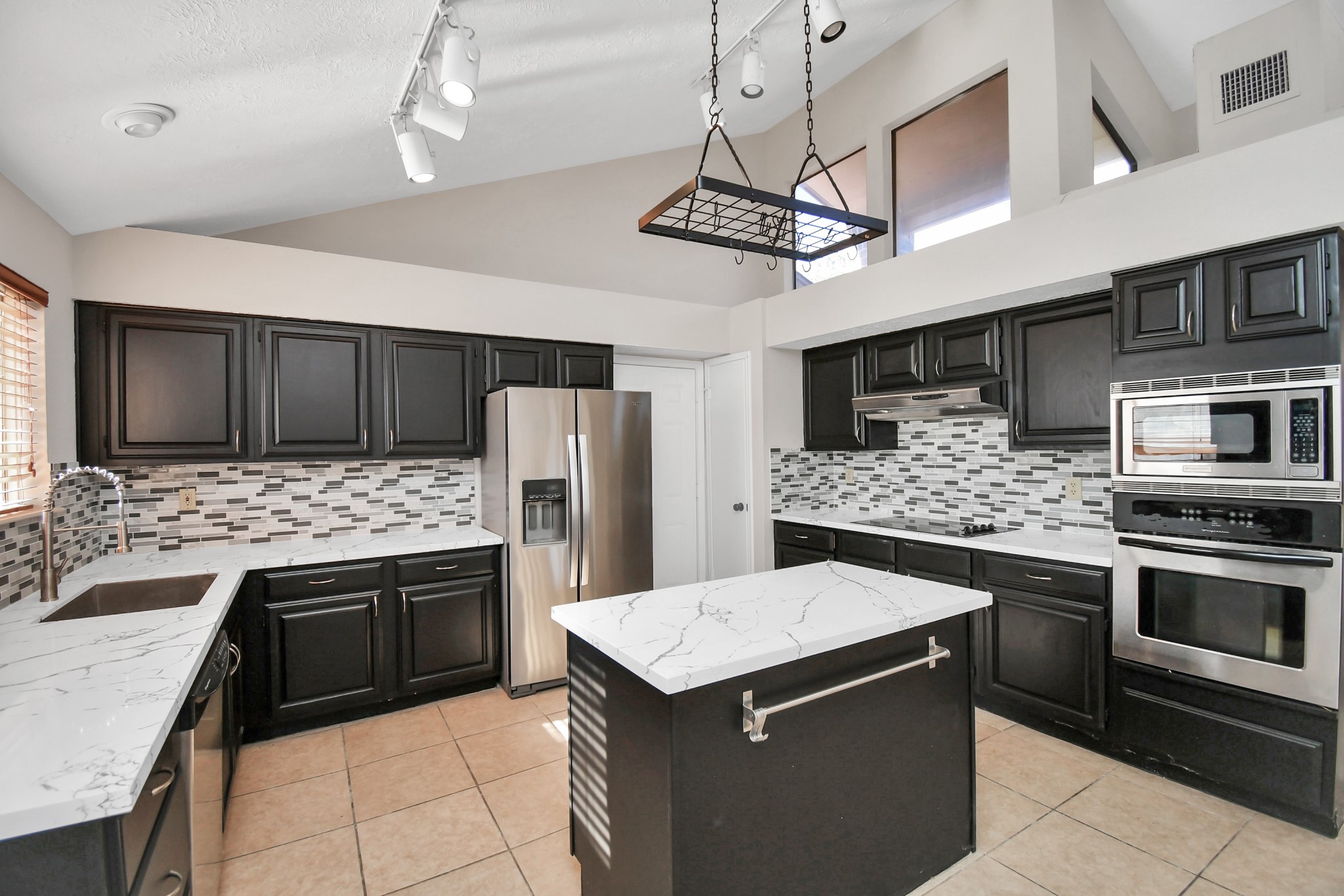 2119 Echo Ridge Sugar Land, TX 77478 - Photo 27 of 33