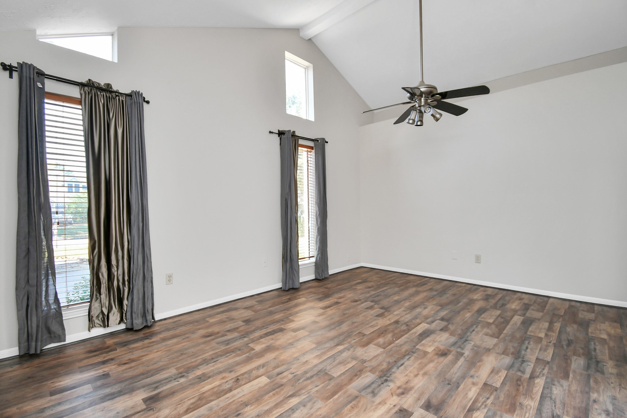 2119 Echo Ridge Sugar Land, TX 77478 - Photo 8 of 33