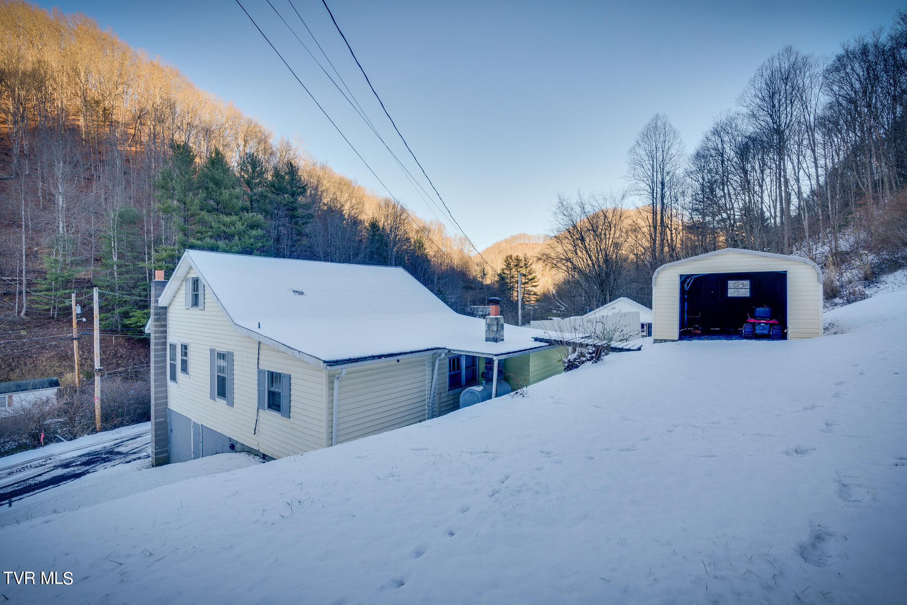 1028 Holiday Road Rowe, VA 24646 - Photo 4 of 42 029
