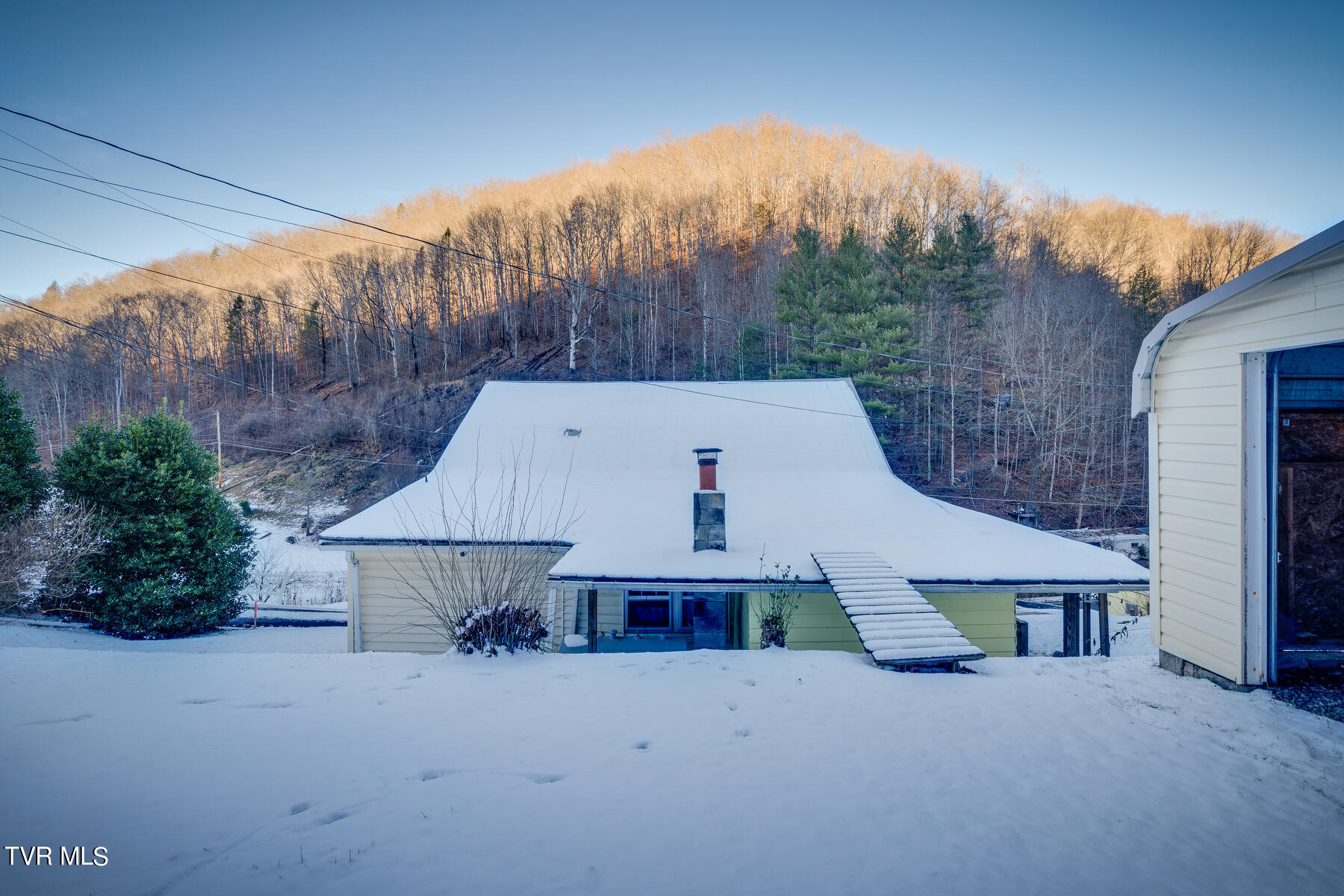 1028 Holiday Road Rowe, VA 24646 - Photo 5 of 42 030