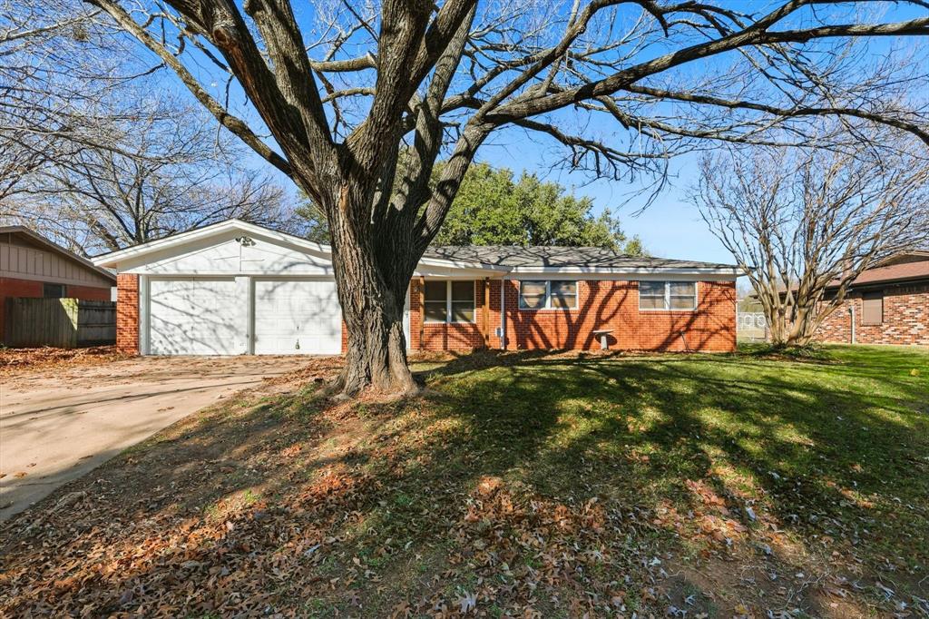 1204 Crestview Drive Hurst, TX 76053 - Photo 2 of 40