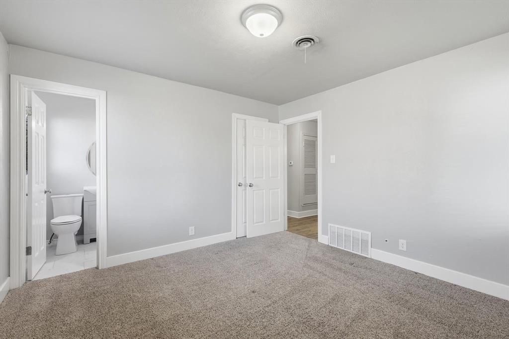 1204 Crestview Drive Hurst, TX 76053 - Photo 23 of 40