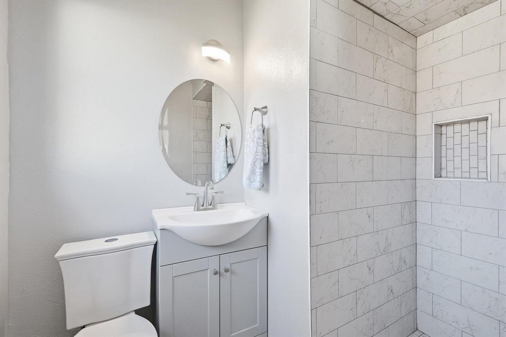 1204 Crestview Drive Hurst, TX 76053 - Photo 24 of 40