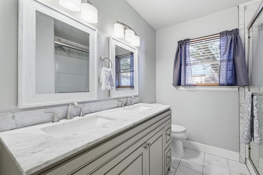 1204 Crestview Drive Hurst, TX 76053 - Photo 28 of 40