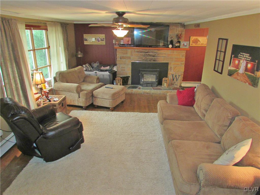 93 Chestnut Hill Road Emmaus, PA 18049 - Photo 5 of 25 Gallery Image 5