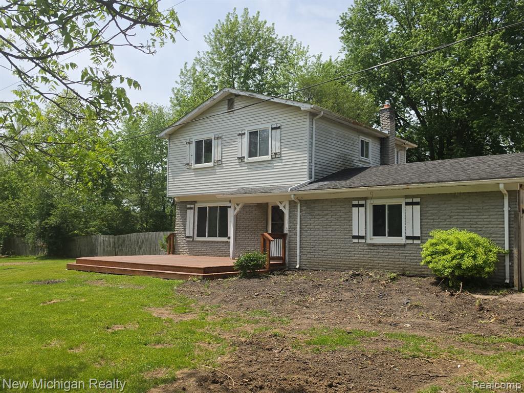 895 North Garner Road Milford, MI 48380 - Photo 5 of 11