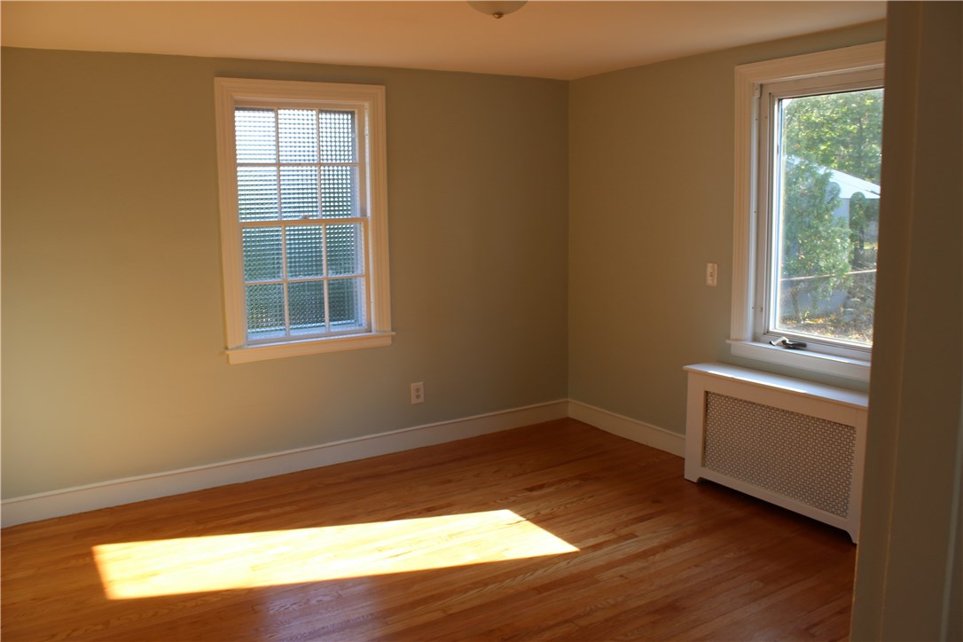38 Edgehill Road Warwick, RI 02889 - Photo 8 of 26