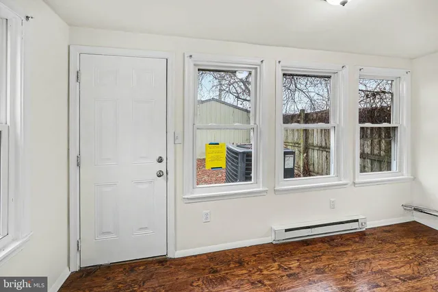 a view of an bedroom