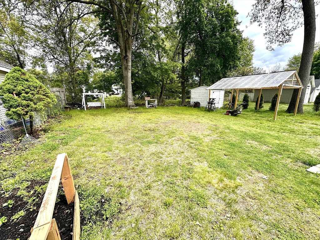 107 Dorset Street Springfield, MA 01108 - Photo 18 of 23
