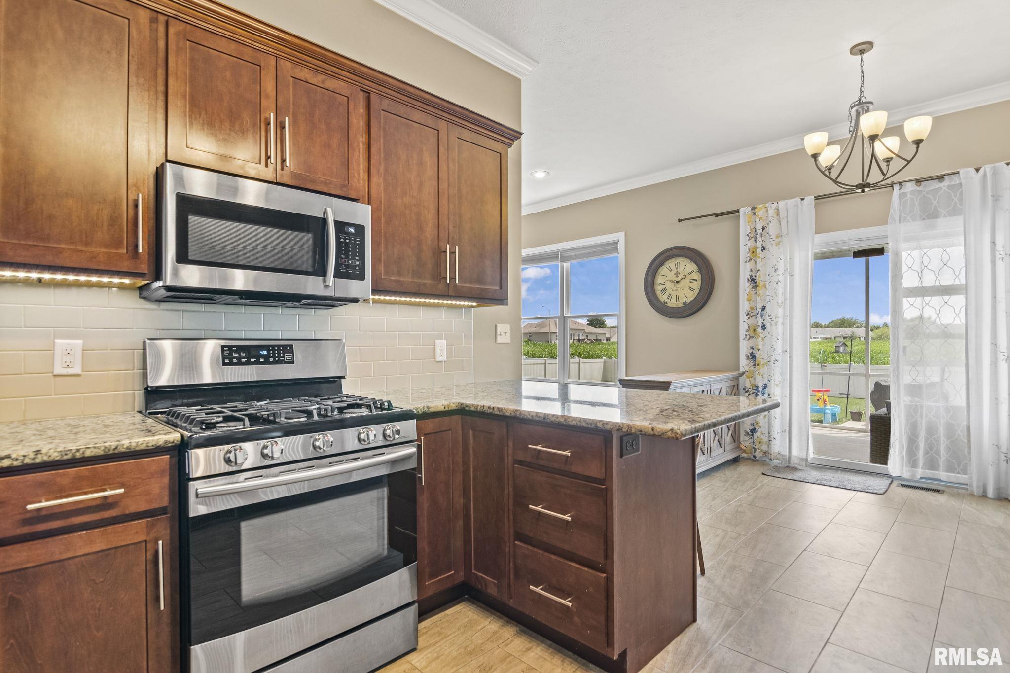 2812 Castlerock Ridge Springfield, IL 62711 - Photo 11 of 38