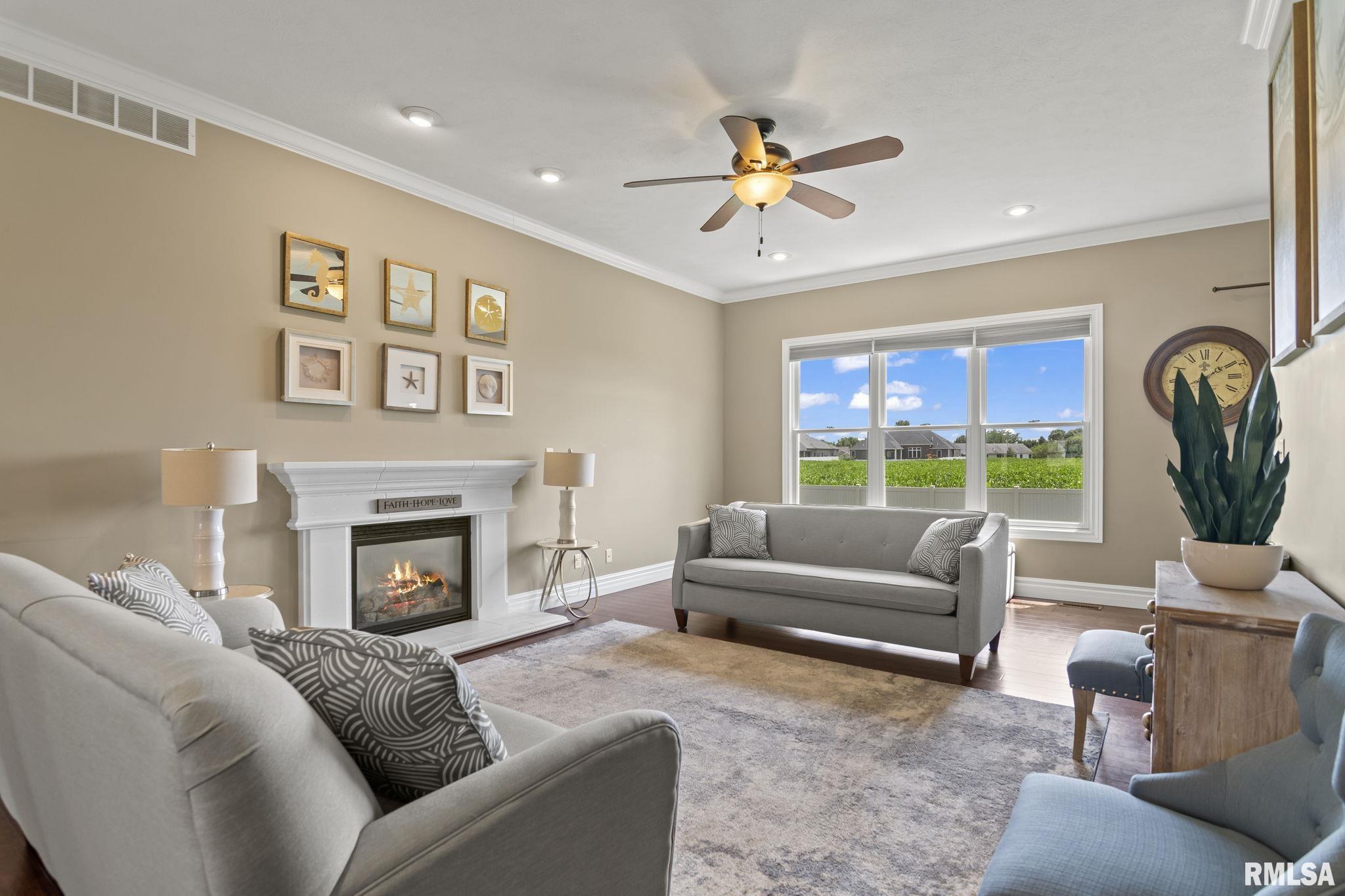 2812 Castlerock Ridge Springfield, IL 62711 - Photo 2 of 38