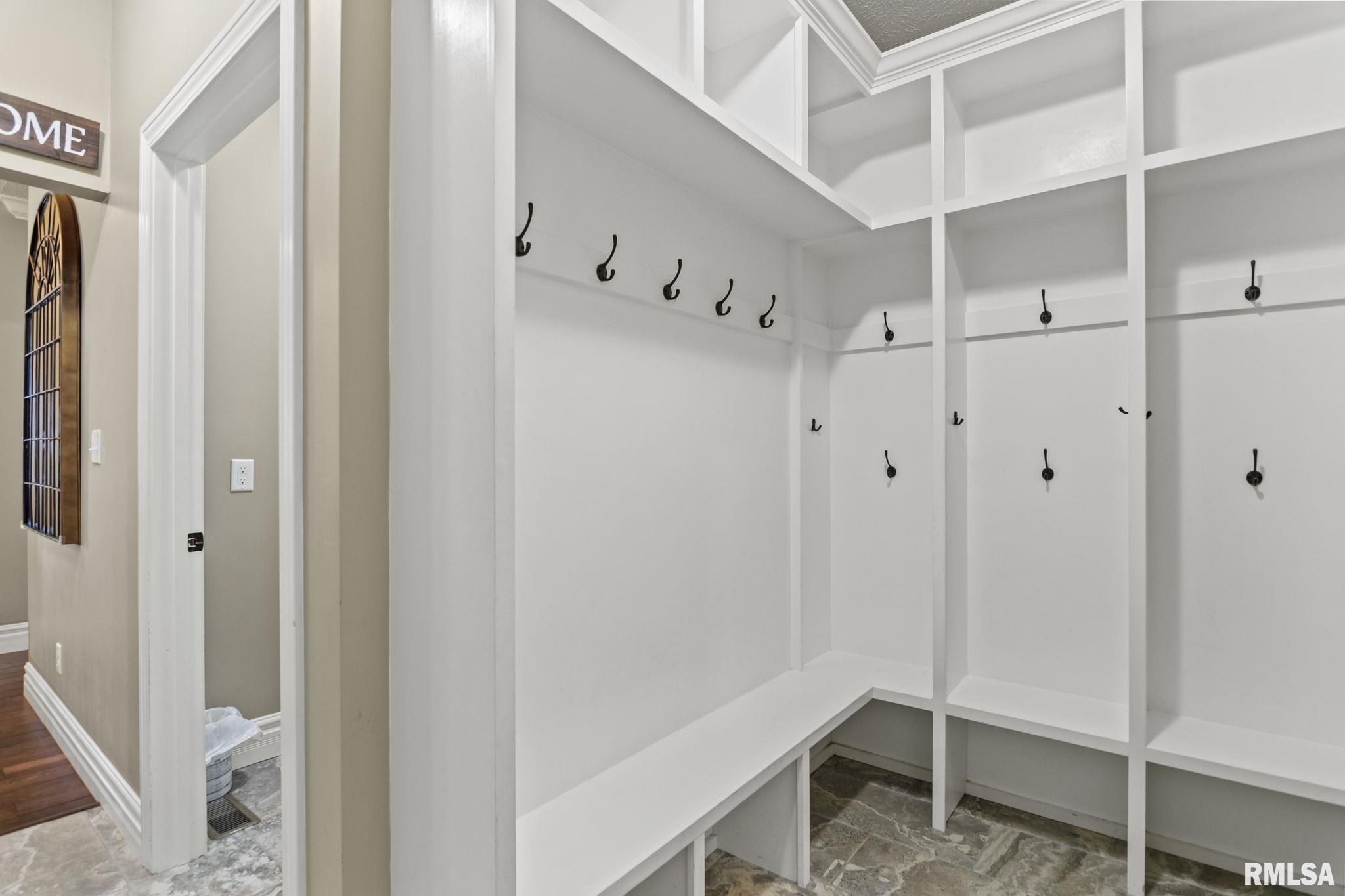 2812 Castlerock Ridge Springfield, IL 62711 - Photo 29 of 38