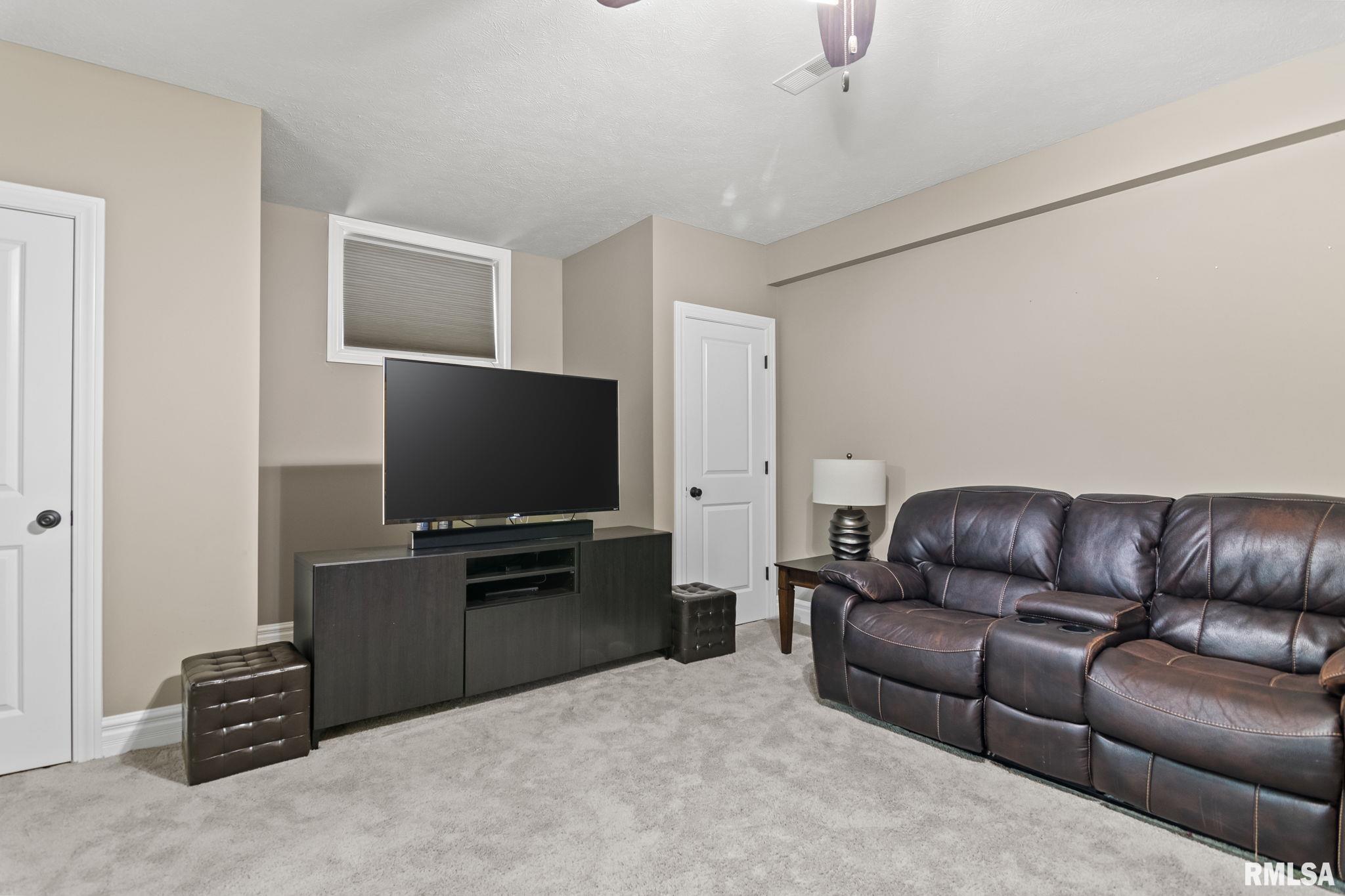 2812 Castlerock Ridge Springfield, IL 62711 - Photo 31 of 38