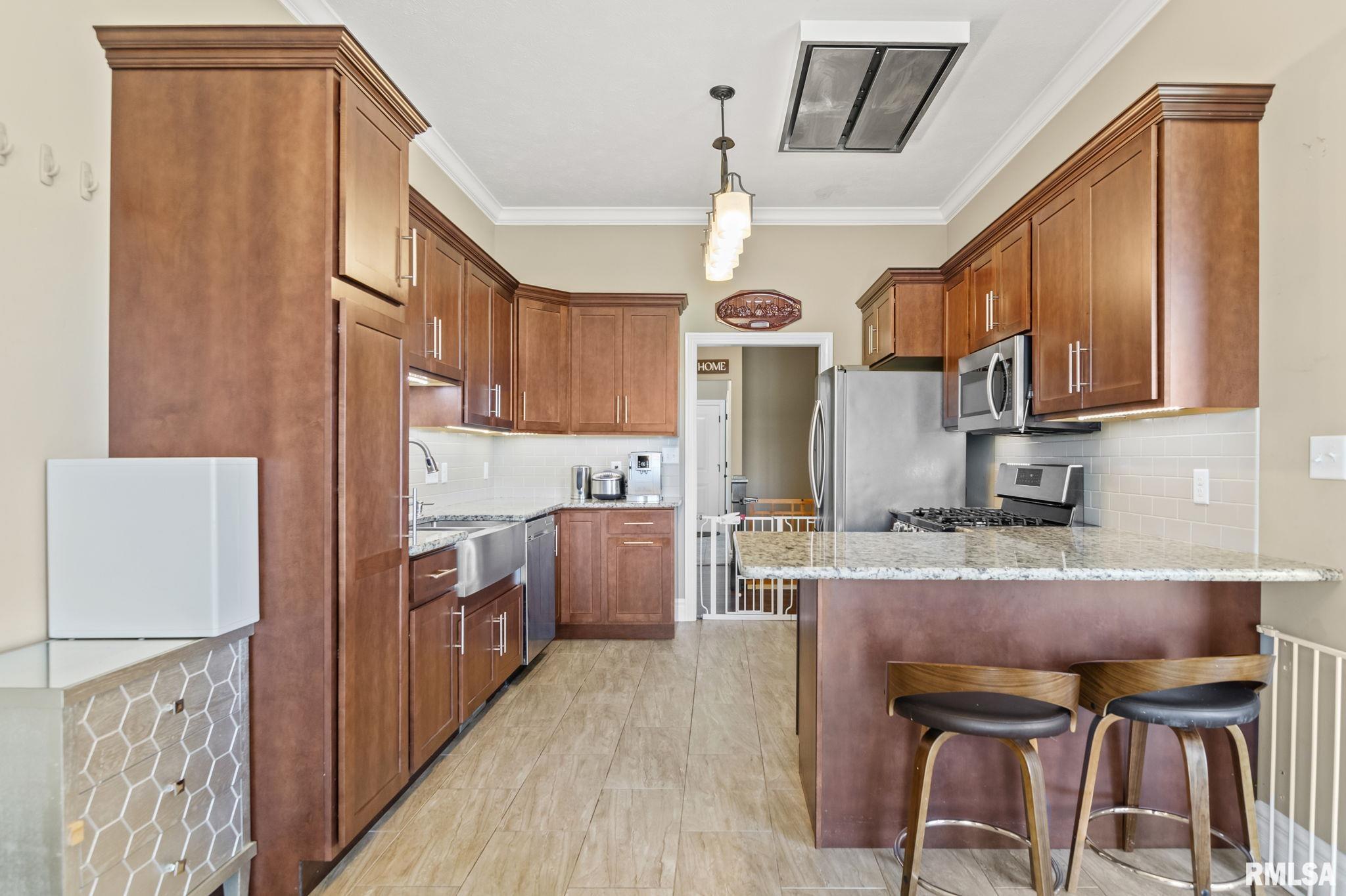 2812 Castlerock Ridge Springfield, IL 62711 - Photo 9 of 38