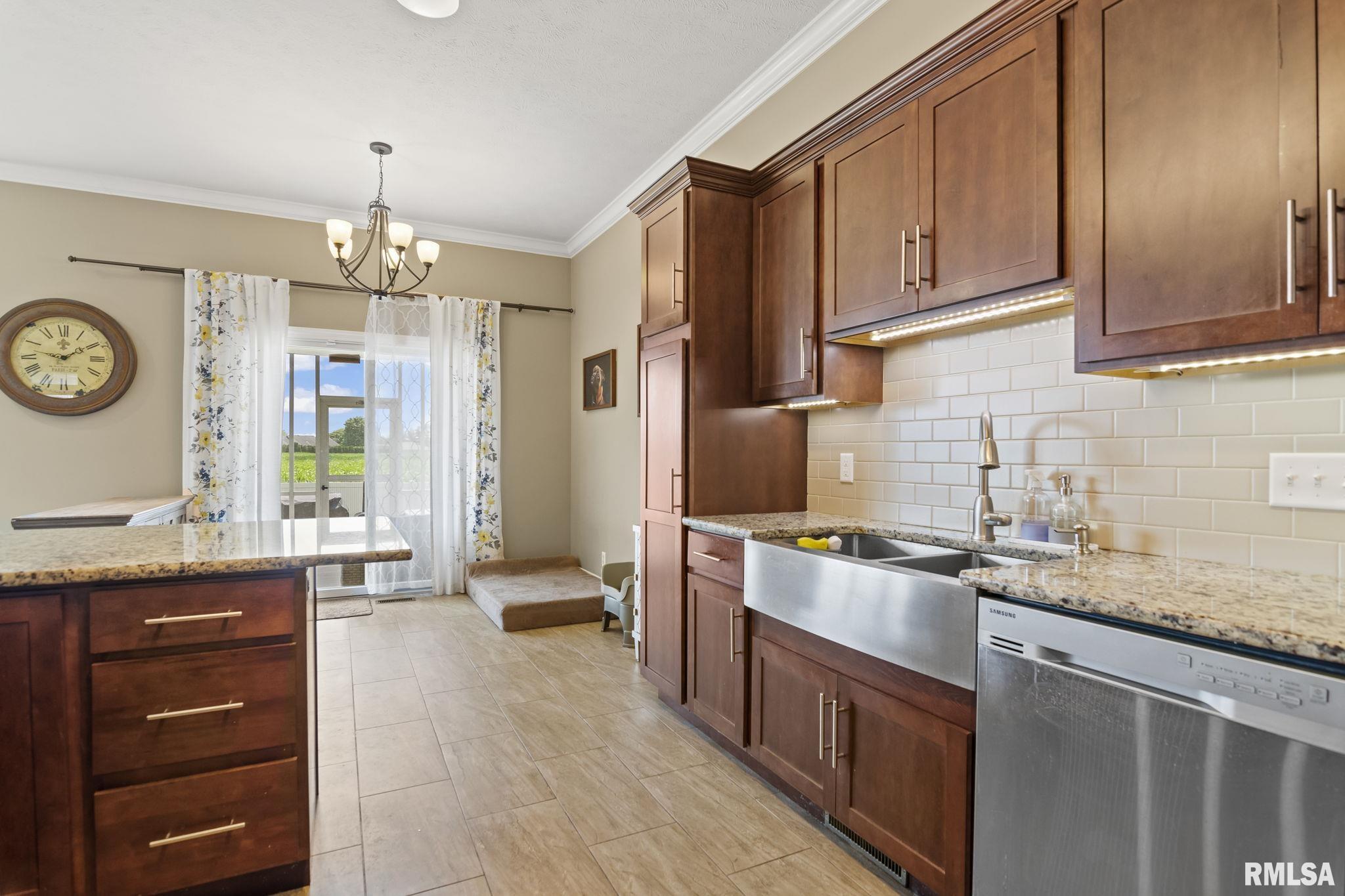 2812 Castlerock Ridge Springfield, IL 62711 - Photo 10 of 38