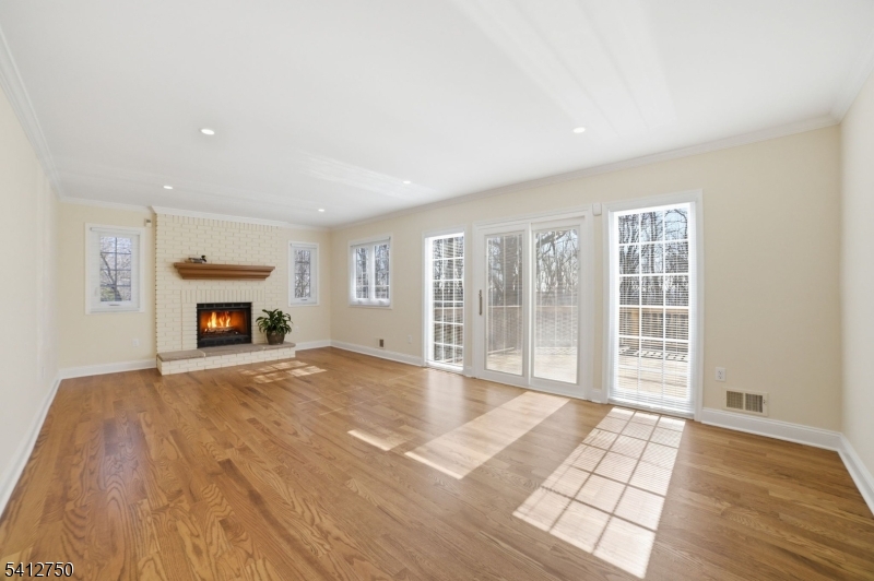 50 Pinewood Crescent Berkeley Heights, NJ 07922 - Photo 12 of 41