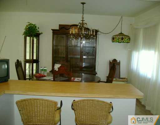 24 Foley Avenue Edison, NJ 08820 - Photo 4 of 5 Gallery Image 4