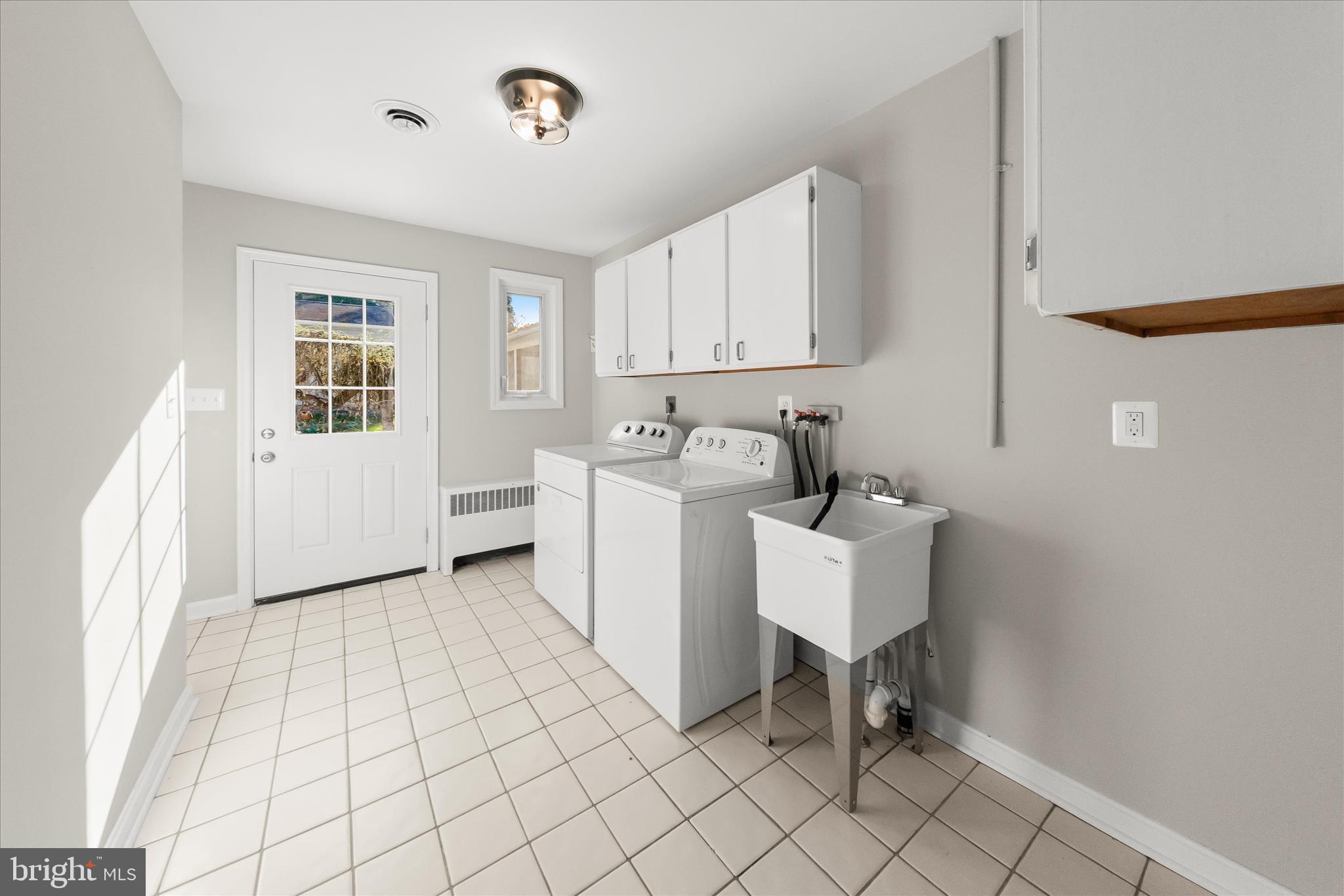 12775 Frederick Road West Friendship, MD 21794 - Photo 33 of 65 a living room with a sink furniture and a window