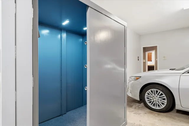 a view of utility room