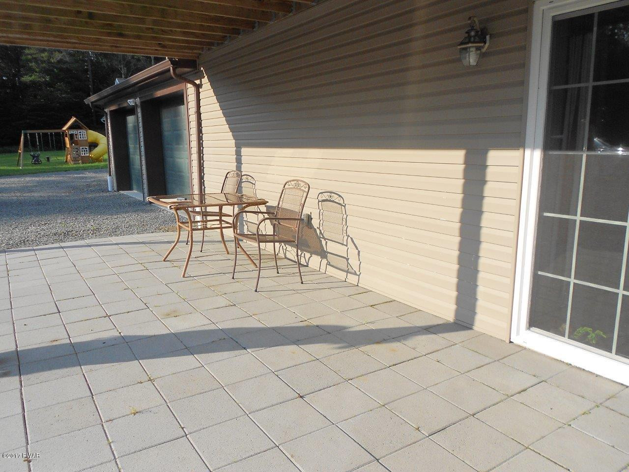 186 Sawmill Road Greentown, PA 18426 - Photo 8 of 42 5-patio area