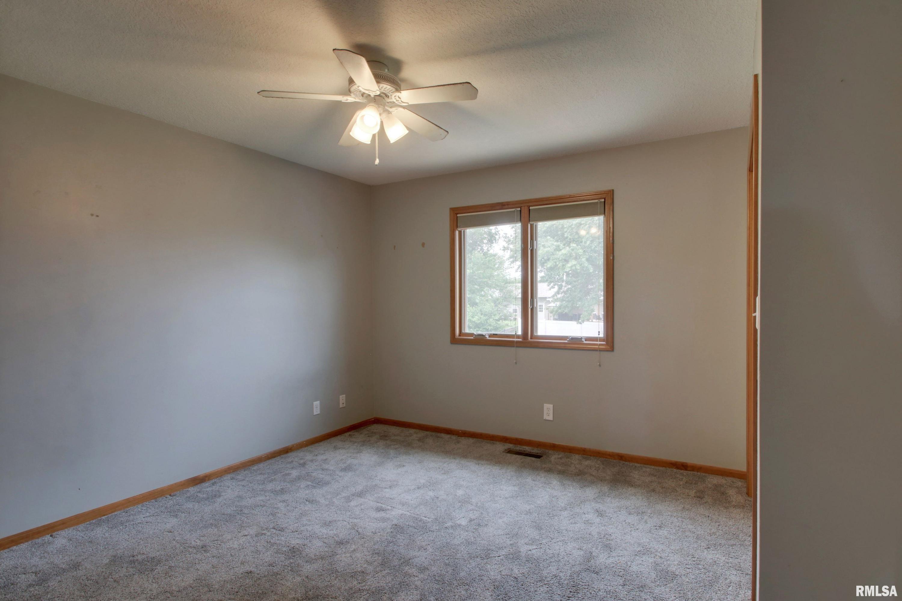 1300 Cadbury Ridge Quincy, IL 62305 - Photo 12 of 23
