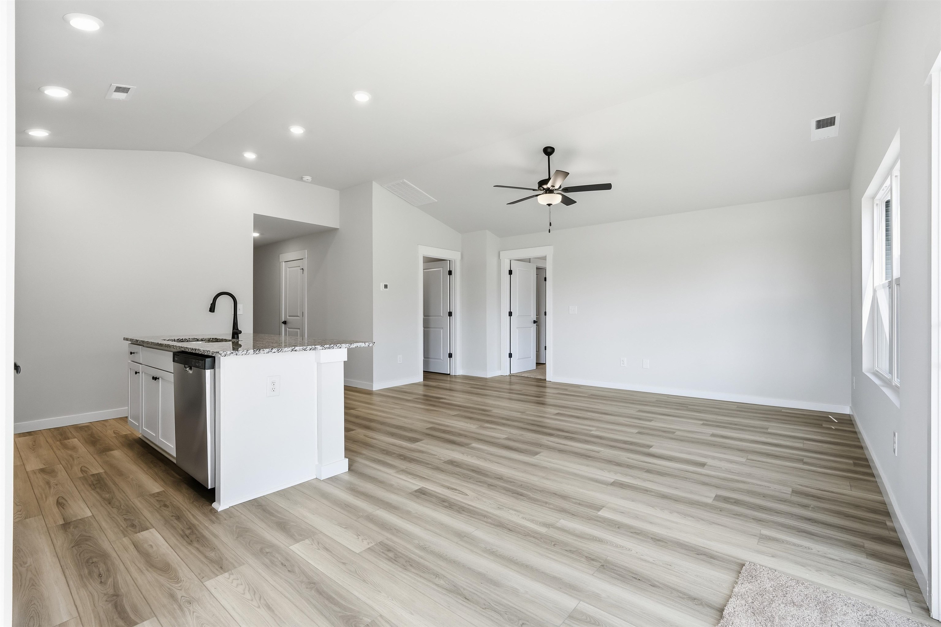 442 West Claywalk Road Woodruff, SC 29388 - Photo 5 of 7 Gallery Image 5