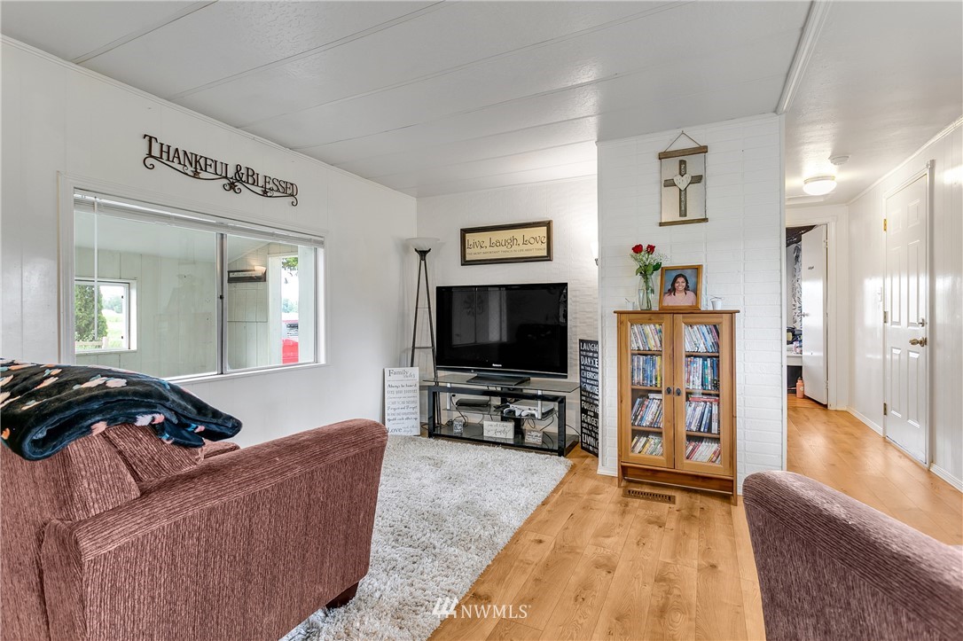 6284 Old Guide Road Bellingham, WA 98226 - Photo 11 of 32