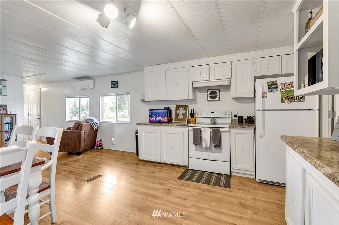 6284 Old Guide Road Bellingham, WA 98226 - Photo 7 of 32