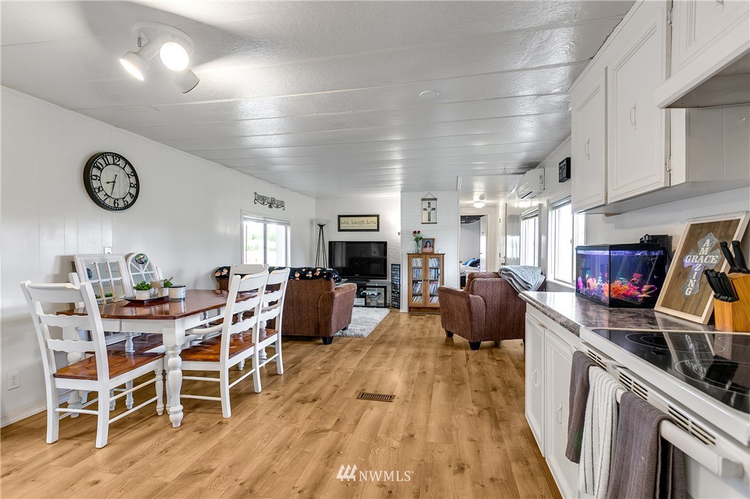 6284 Old Guide Road Bellingham, WA 98226 - Photo 8 of 32
