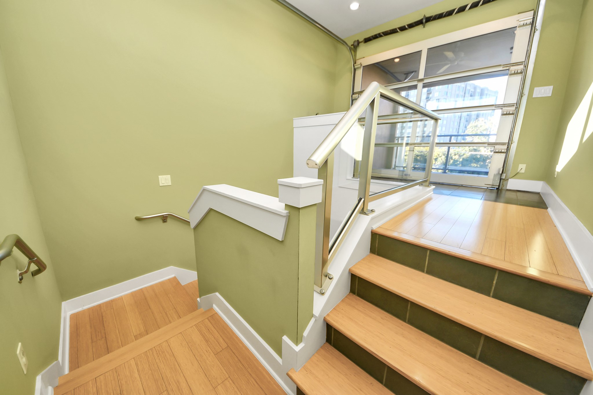 1610 Calumet Street Houston, TX 77004 - Photo 30 of 46 Stairs to roof top