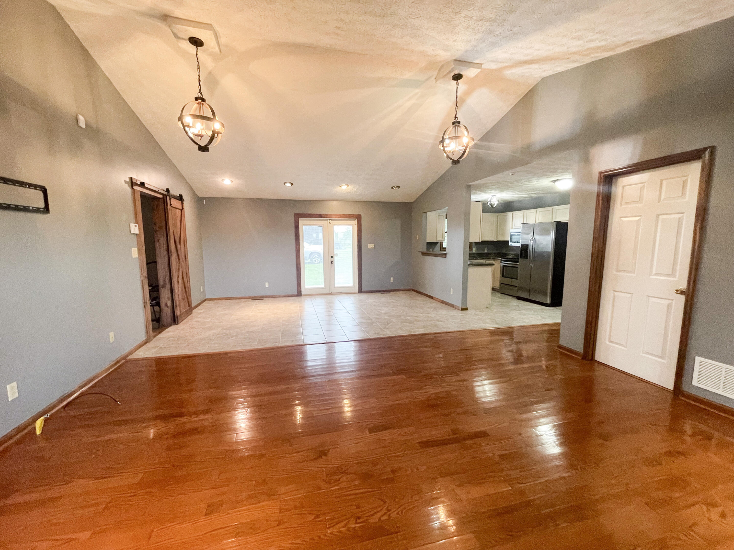 1250 Four Mile Road Richmond, KY 40475 - Photo 4 of 70 32-IMG_2397