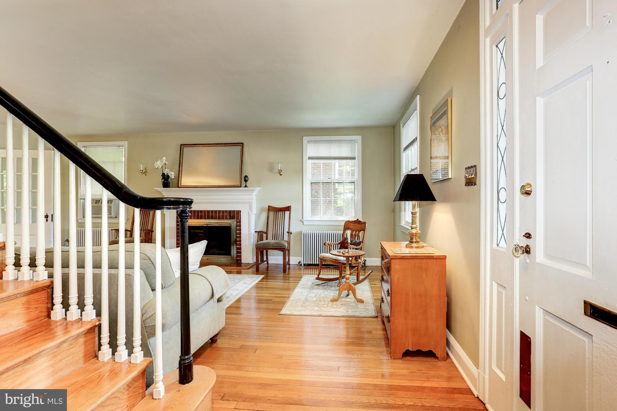 6521 Adelphi Road University Park, MD 20782 - Photo 2 of 29 Interior (General)