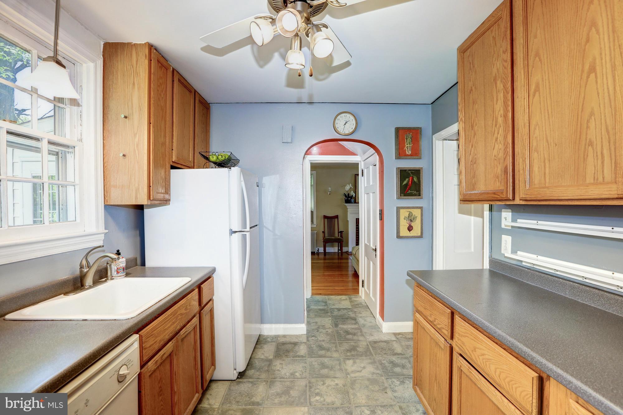 6521 Adelphi Road University Park, MD 20782 - Photo 11 of 29 Kitchen