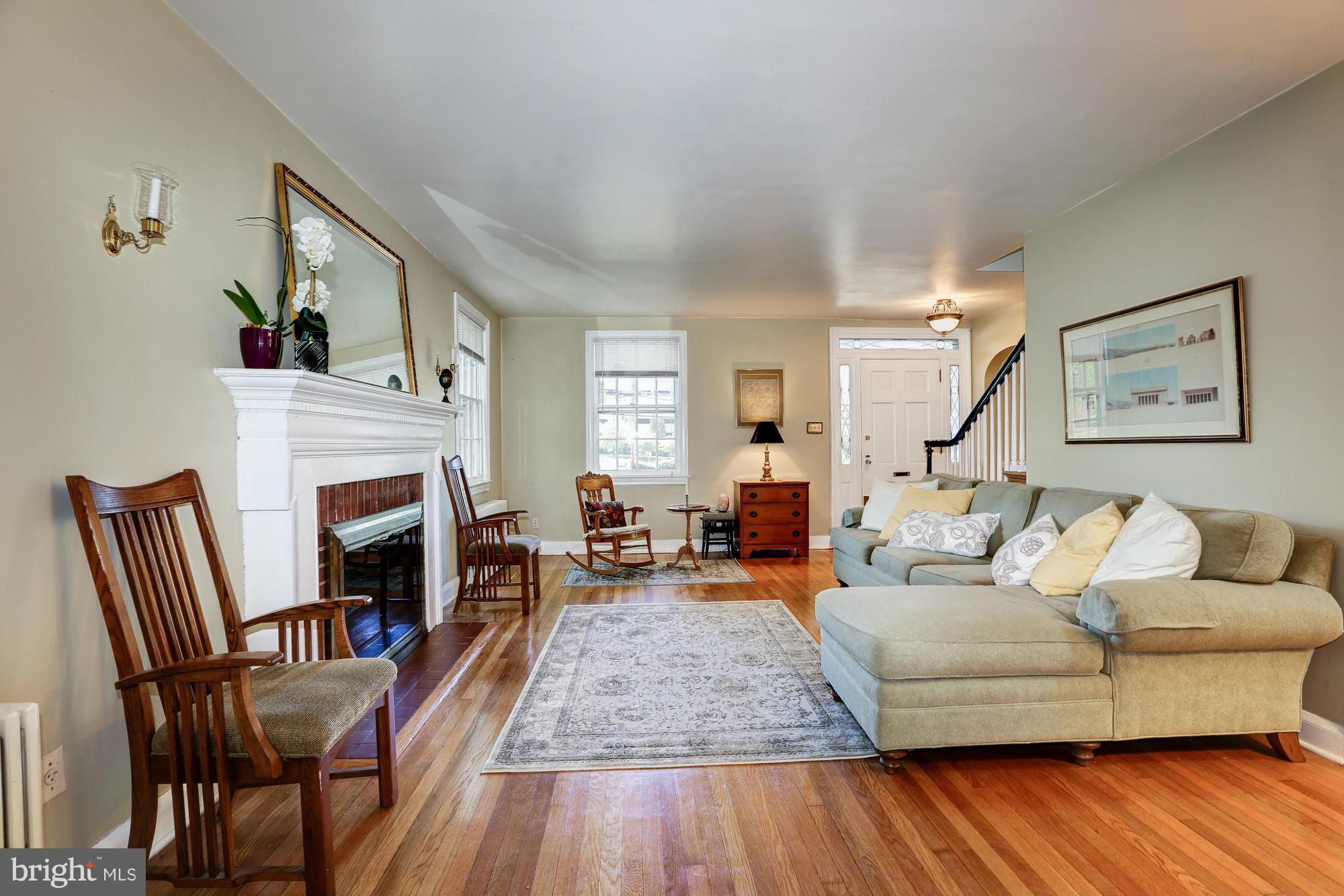 6521 Adelphi Road University Park, MD 20782 - Photo 5 of 29 Living Room