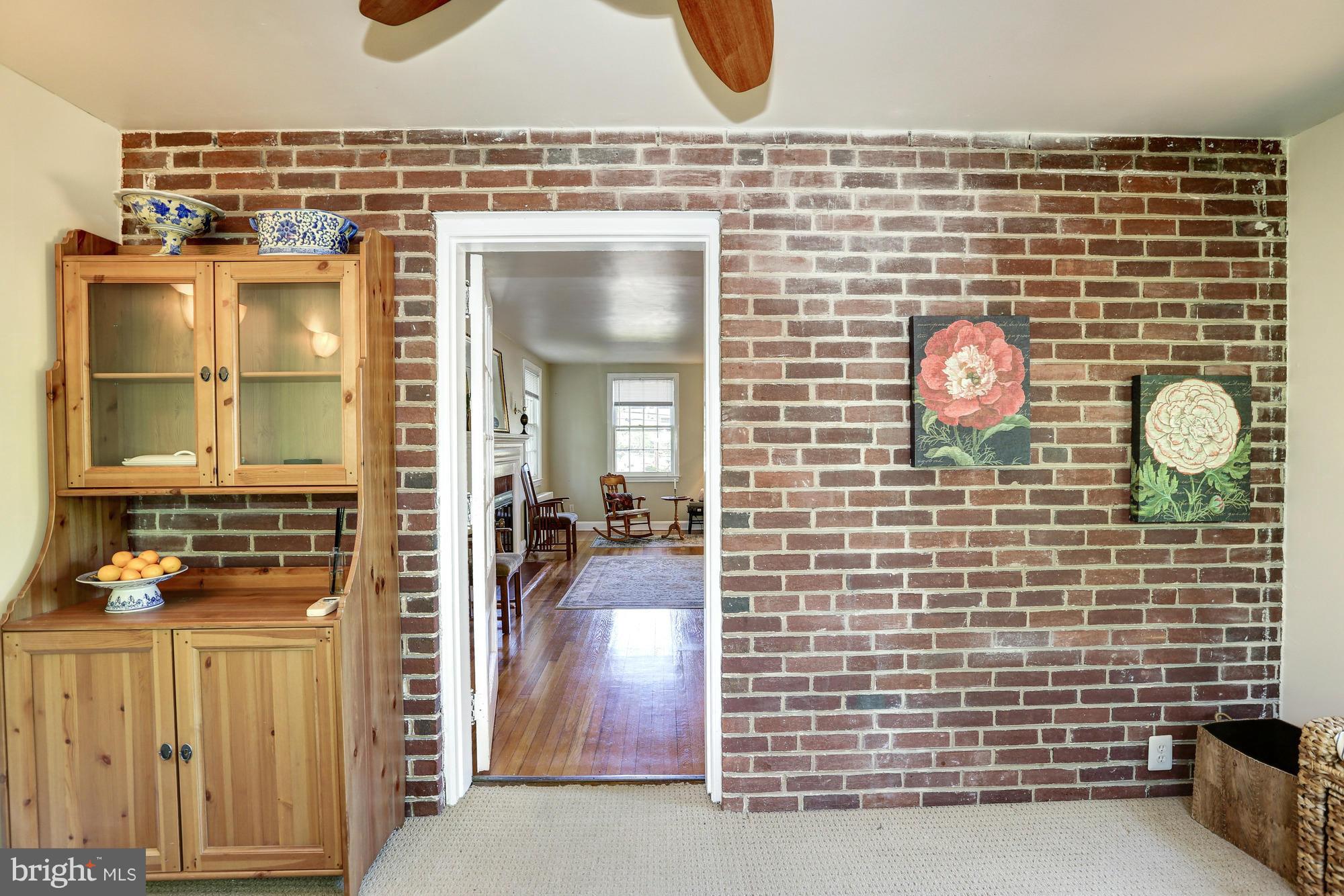 6521 Adelphi Road University Park, MD 20782 - Photo 7 of 29 Interior (General)