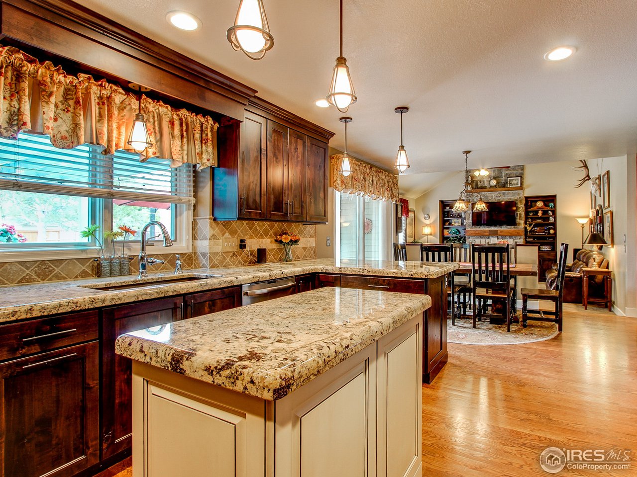 1613 Silvergate Road Fort Collins, CO 80526 - Photo 4 of 40 Gallery Image 4