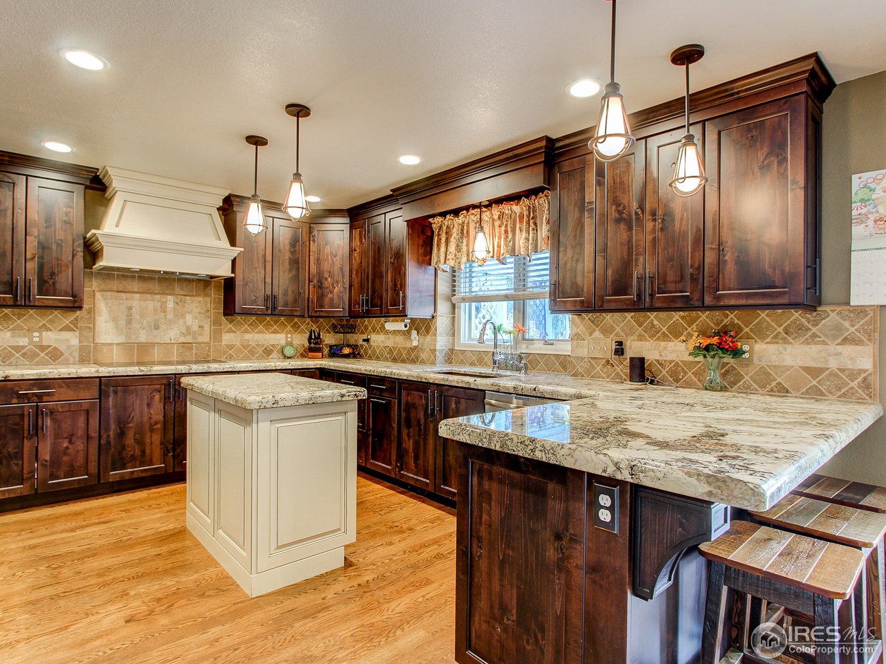 1613 Silvergate Road Fort Collins, CO 80526 - Photo 7 of 40 Gallery Image 7