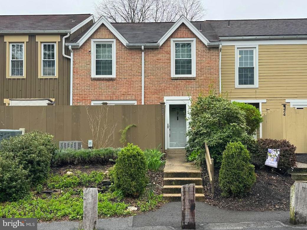 25 Medinah Drive Reading, PA 19607 - Photo 1 of 39