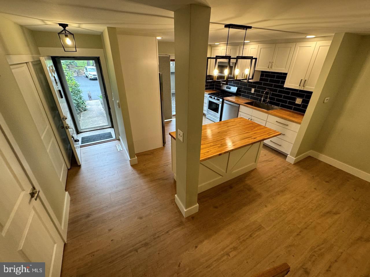 25 Medinah Drive Reading, PA 19607 - Photo 2 of 39