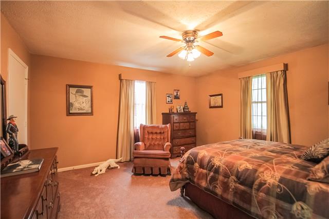 3425 Buck Road Clarksville, TN 37043 - Photo 15 of 20 Guest room #2 front corner of home