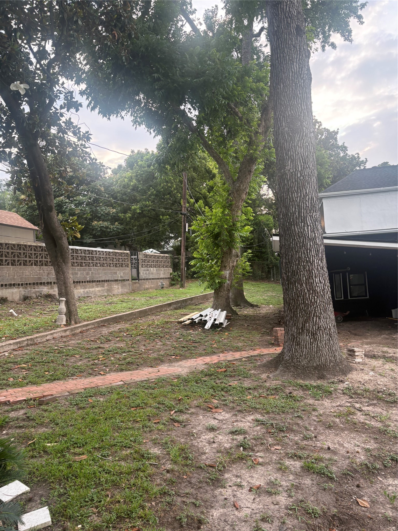 1820 North MacGregor Way Houston, TX 77023 - Photo 38 of 46