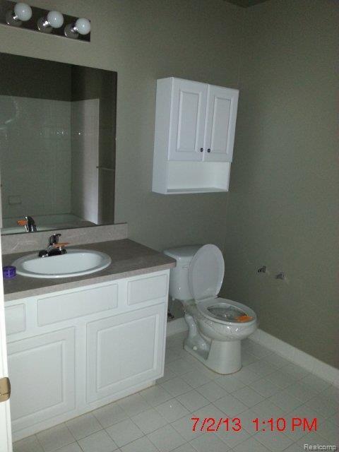 1970 Flagstone Circle Rochester, MI 48307 - Photo 16 of 18 20130702_131003.jpg