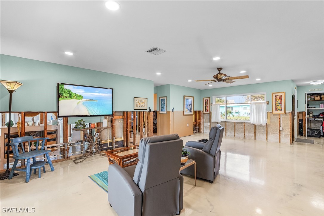 2669 Bridgeview Street Matlacha, FL 33993 - Photo 14 of 40 Gallery Image 14