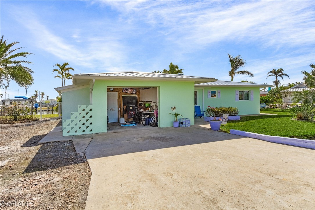 2669 Bridgeview Street Matlacha, FL 33993 - Photo 26 of 40 Gallery Image 26