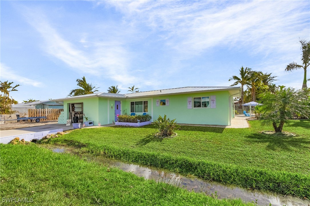 2669 Bridgeview Street Matlacha, FL 33993 - Photo 4 of 40 Gallery Image 4