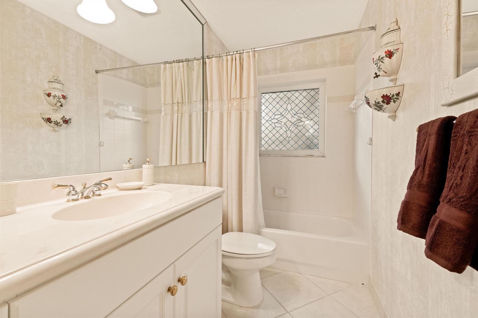 7386 Falls Road East Boynton Beach, FL 33437 - Photo 16 of 32 2nd Bath