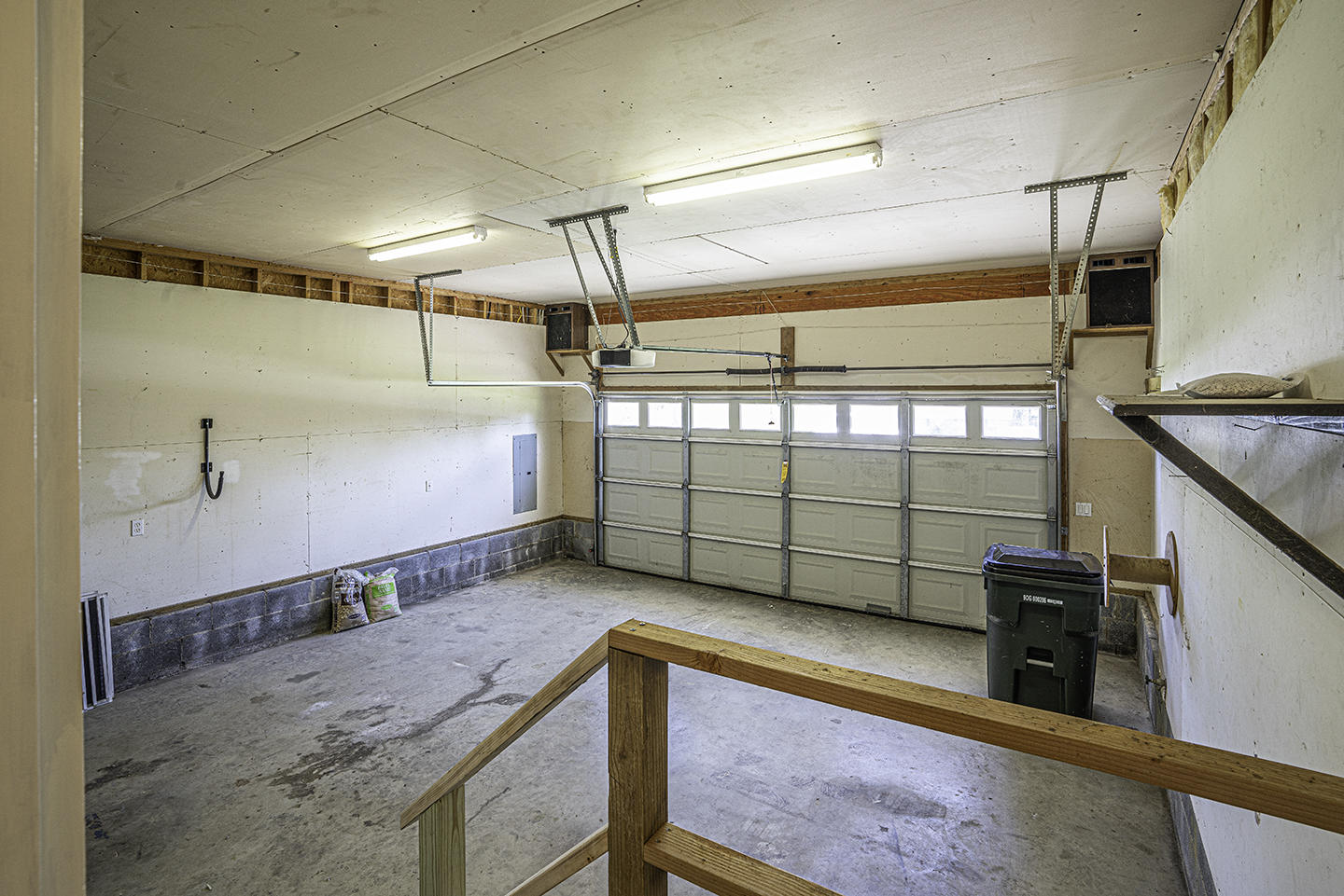 38 Beaver Road Fort Oglethorpe, GA 30742 - Photo 13 of 47 Garage 1